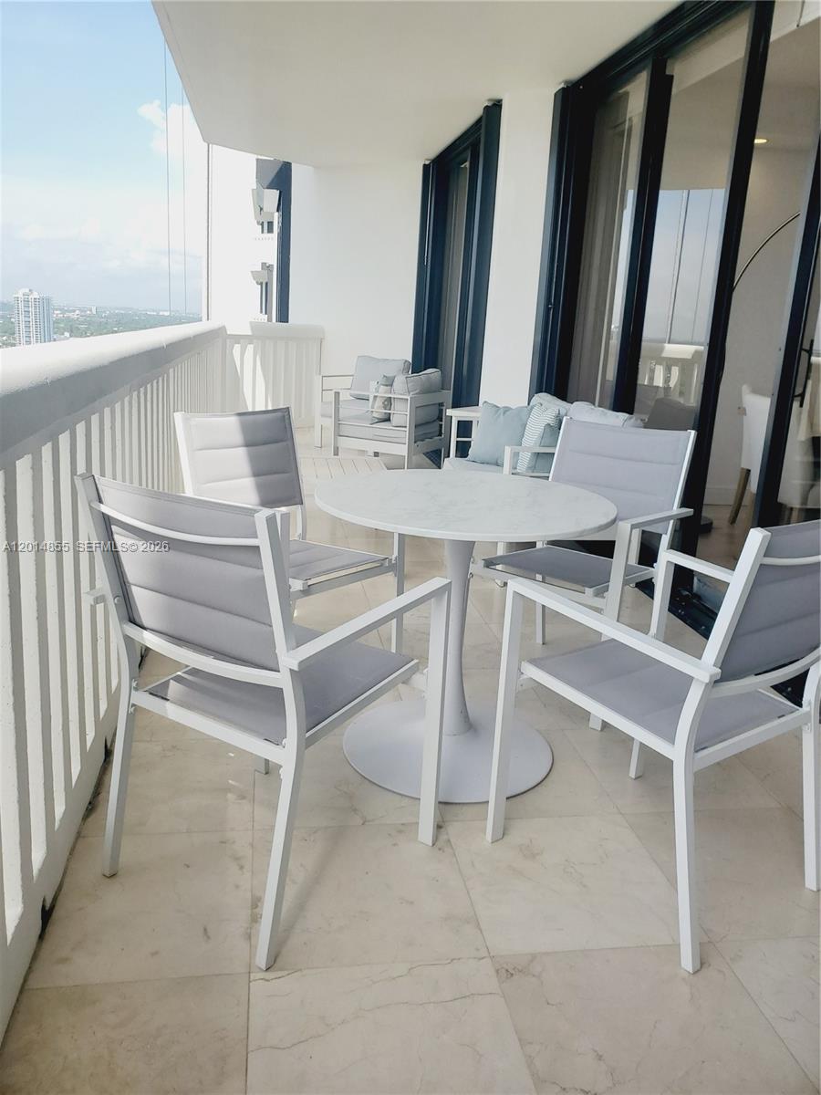 2000 ISL BLVD WILLIAMS IS - Residential Lease