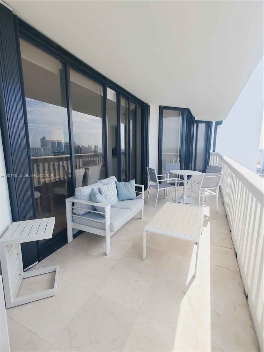 2000 ISL BLVD WILLIAMS IS - Residential Lease