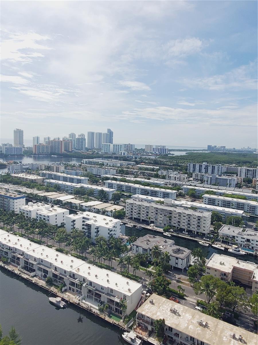 2000 ISL BLVD WILLIAMS IS - Residential Lease