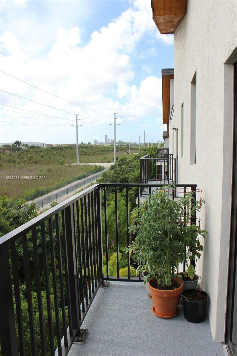 HIGHLAND AT PARK CENTRAL - Residential