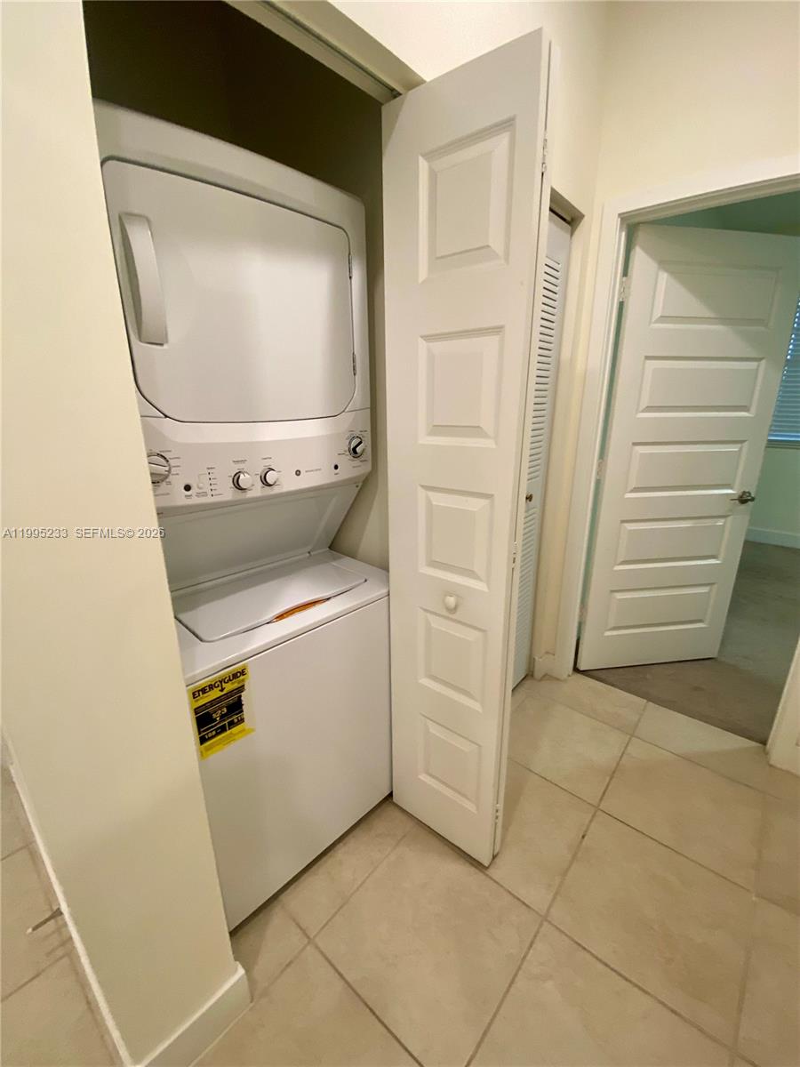 HIGHLAND AT PARK CENTRAL - Residential