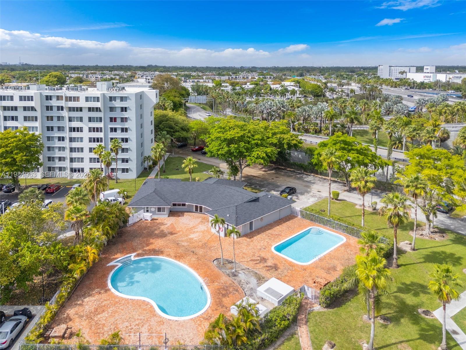DADELAND PLACE CONDO - Residential