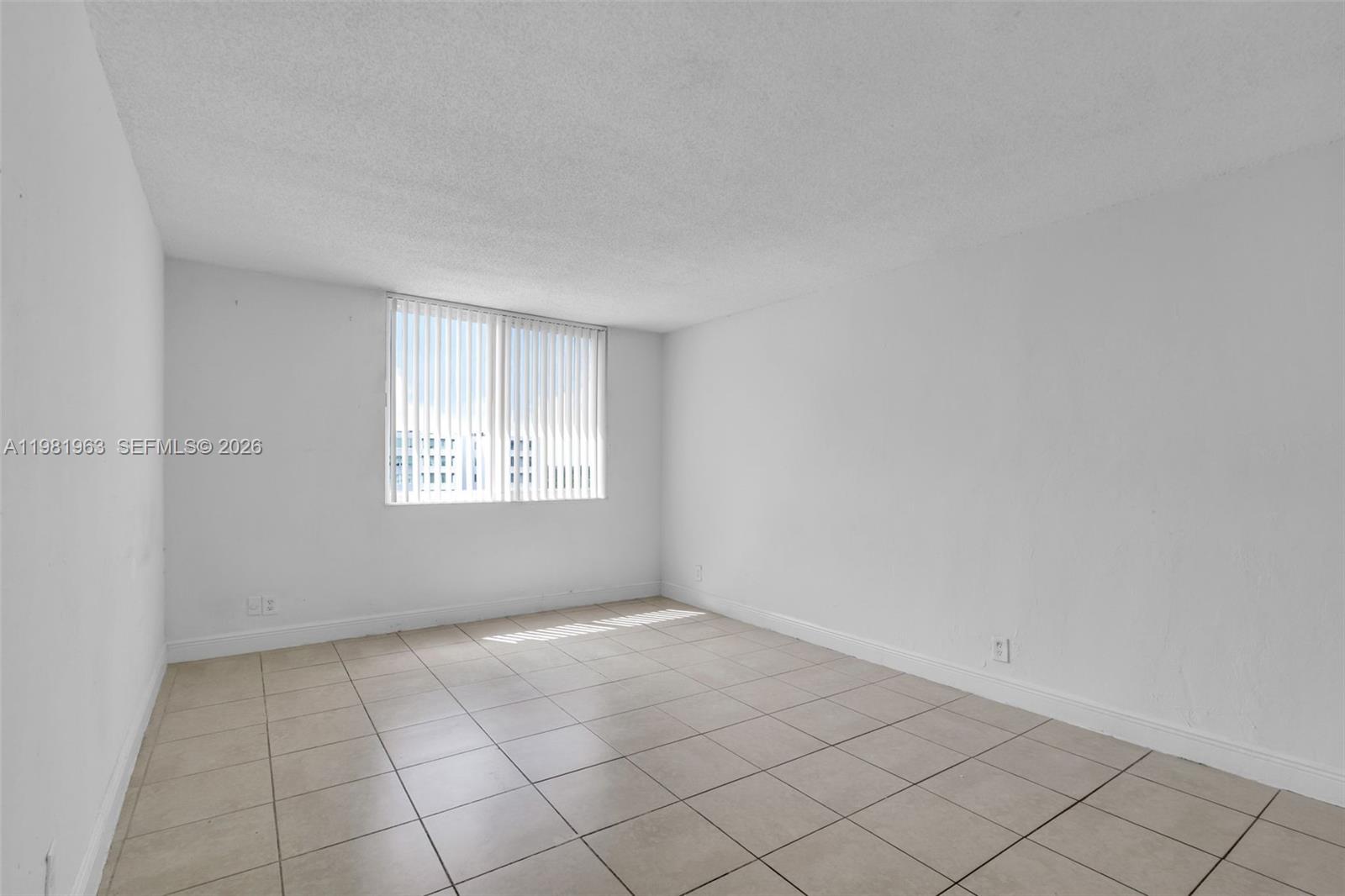 DADELAND PLACE CONDO - Residential