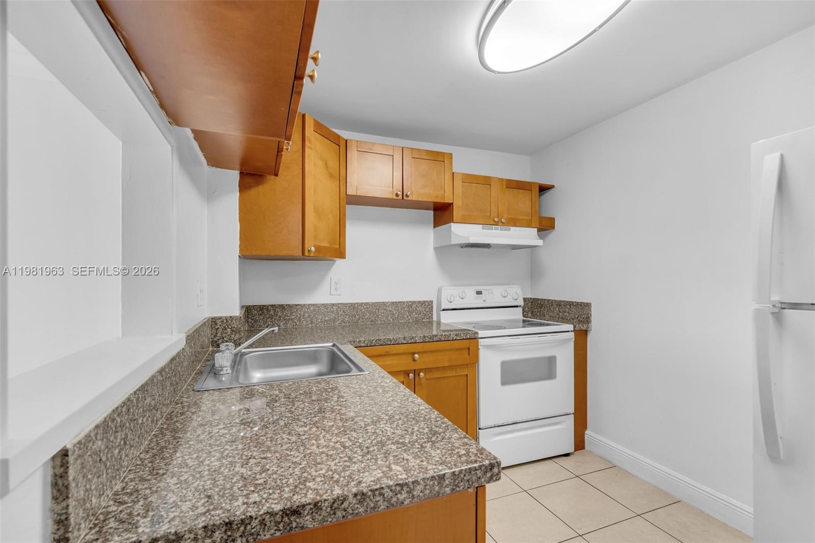 DADELAND PLACE CONDO - Residential