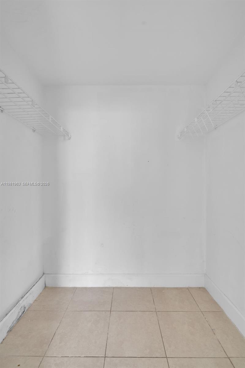 DADELAND PLACE CONDO - Residential