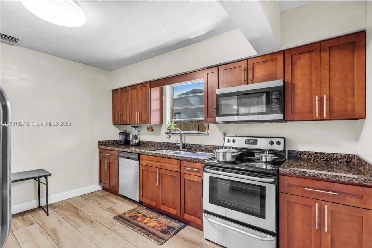LINWOOD GARDENS - Residential