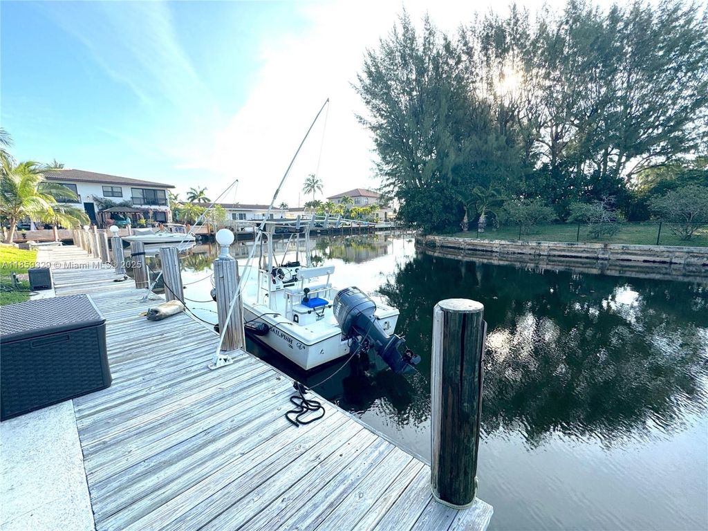 Photo of 2591 NE 55th Ct #205, Fort Lauderdale, FL 33308 (MLS # A11859329)