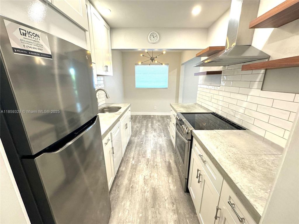 Photo of 2591 NE 55th Ct #205, Fort Lauderdale, FL 33308 (MLS # A11859329)