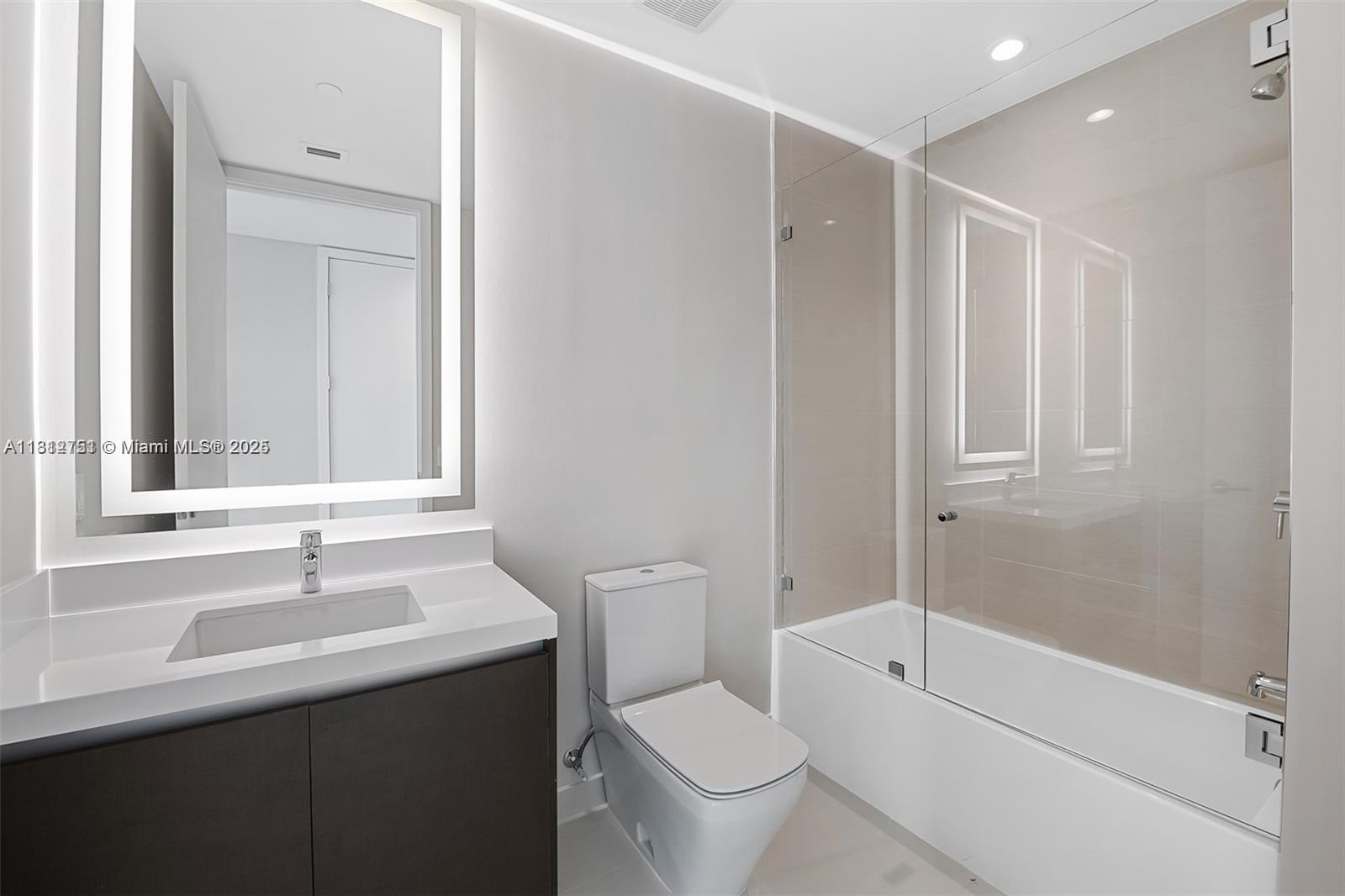 PARAMOUNT MIAMI WORLDCENT - Residential