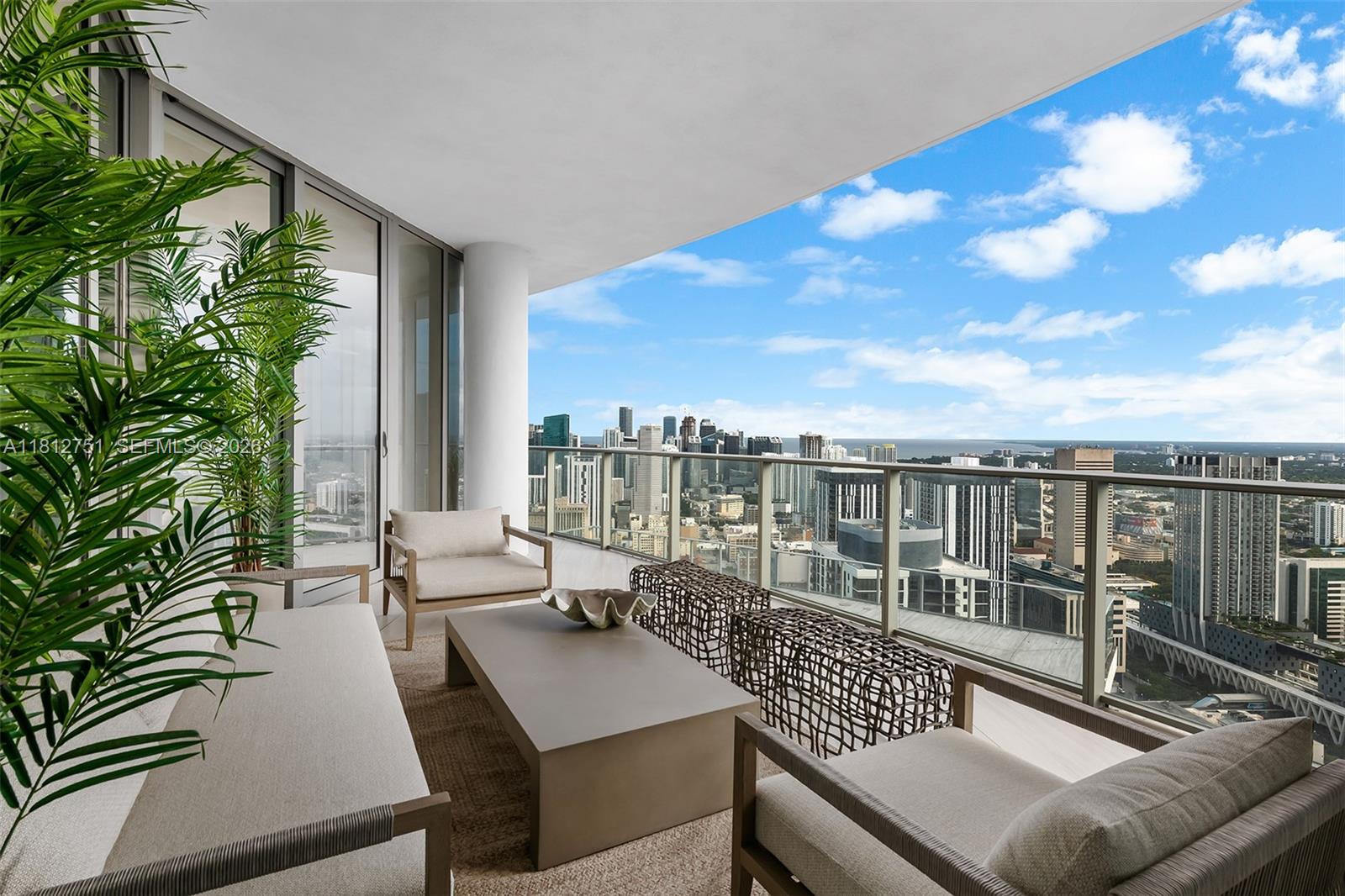 PARAMOUNT MIAMI WORLDCENT - Residential