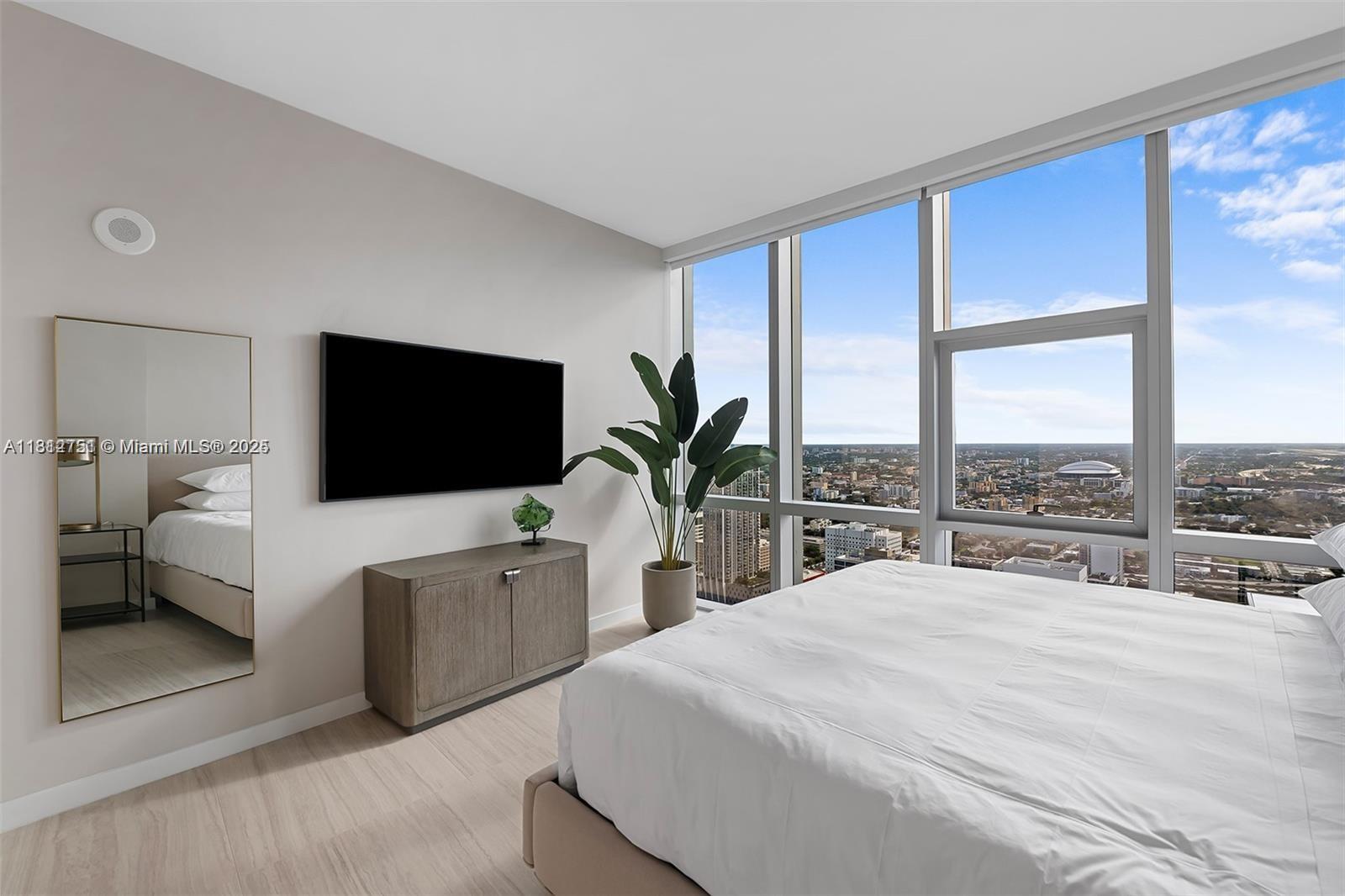 PARAMOUNT MIAMI WORLDCENT - Residential