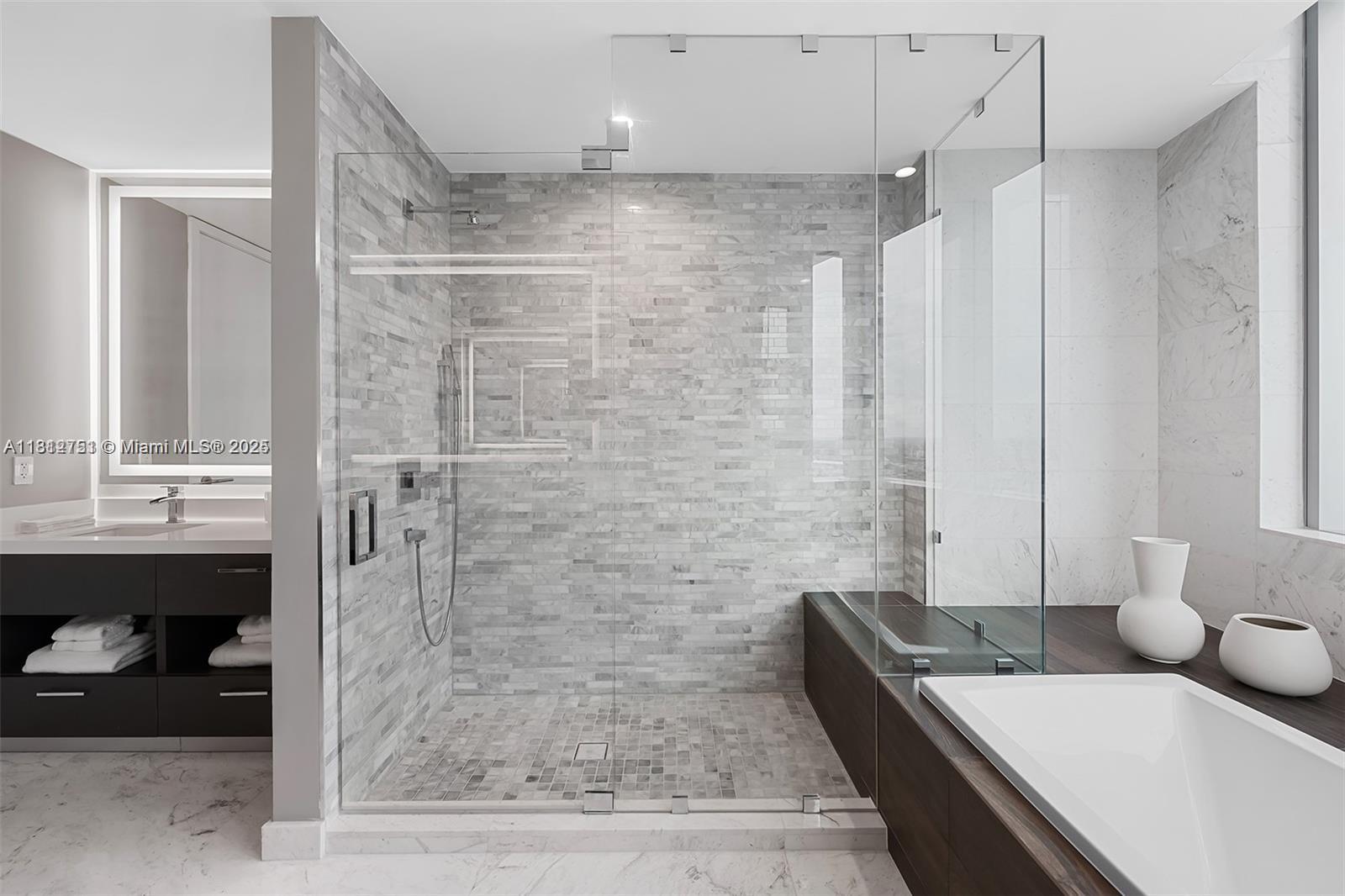 PARAMOUNT MIAMI WORLDCENT - Residential