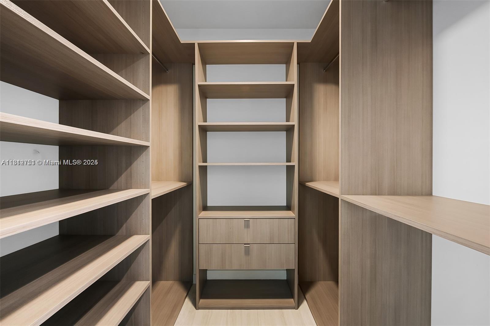 PARAMOUNT MIAMI WORLDCENT - Residential