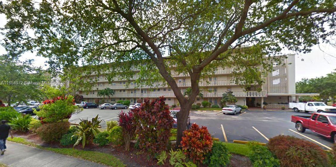 View Hollywood, FL 33021 condo