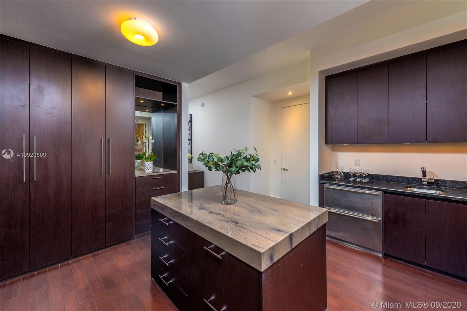 St Regis North Tower - Residential