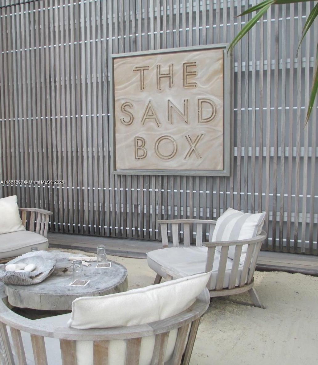 RONEY PALACE CONDO - Residential