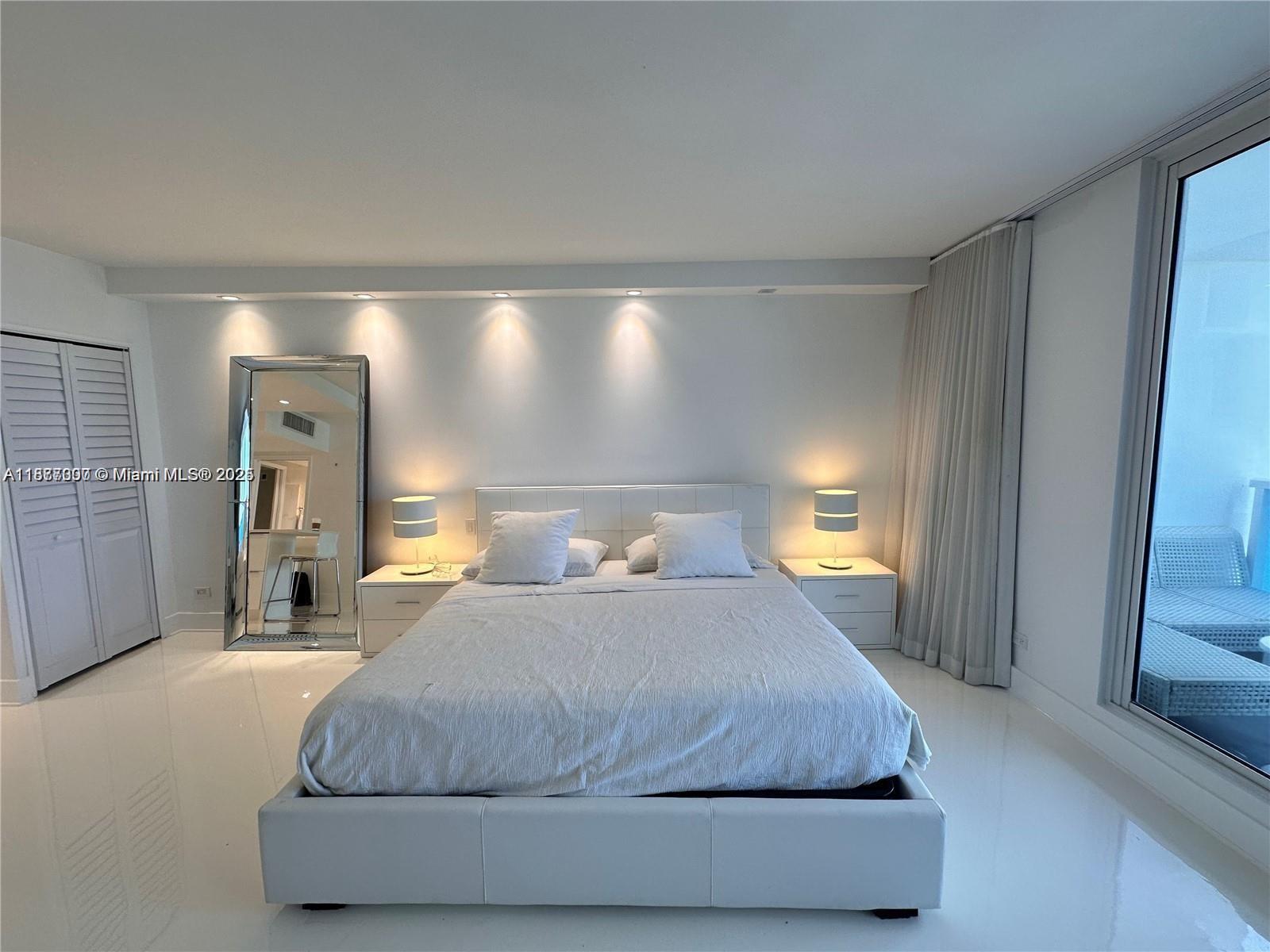 RONEY PALACE CONDO - Residential