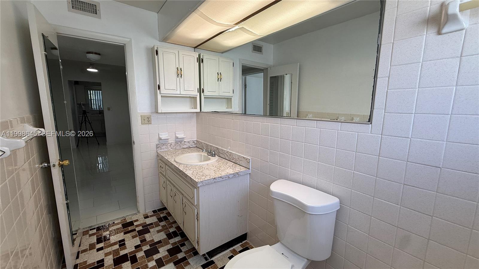 BARCLAY ARMS CONDO - Residential