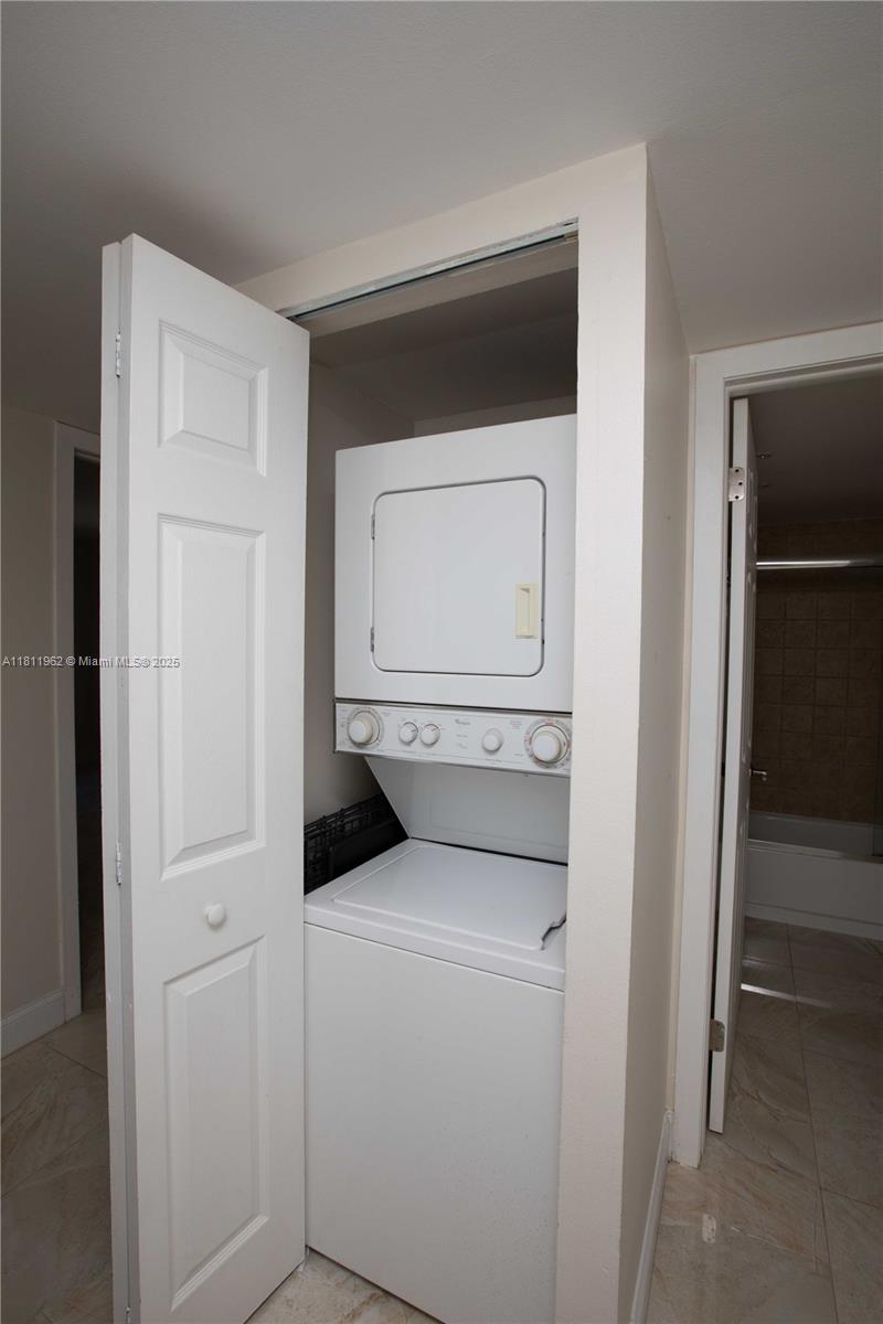 ISOLA CONDO - Residential Lease
