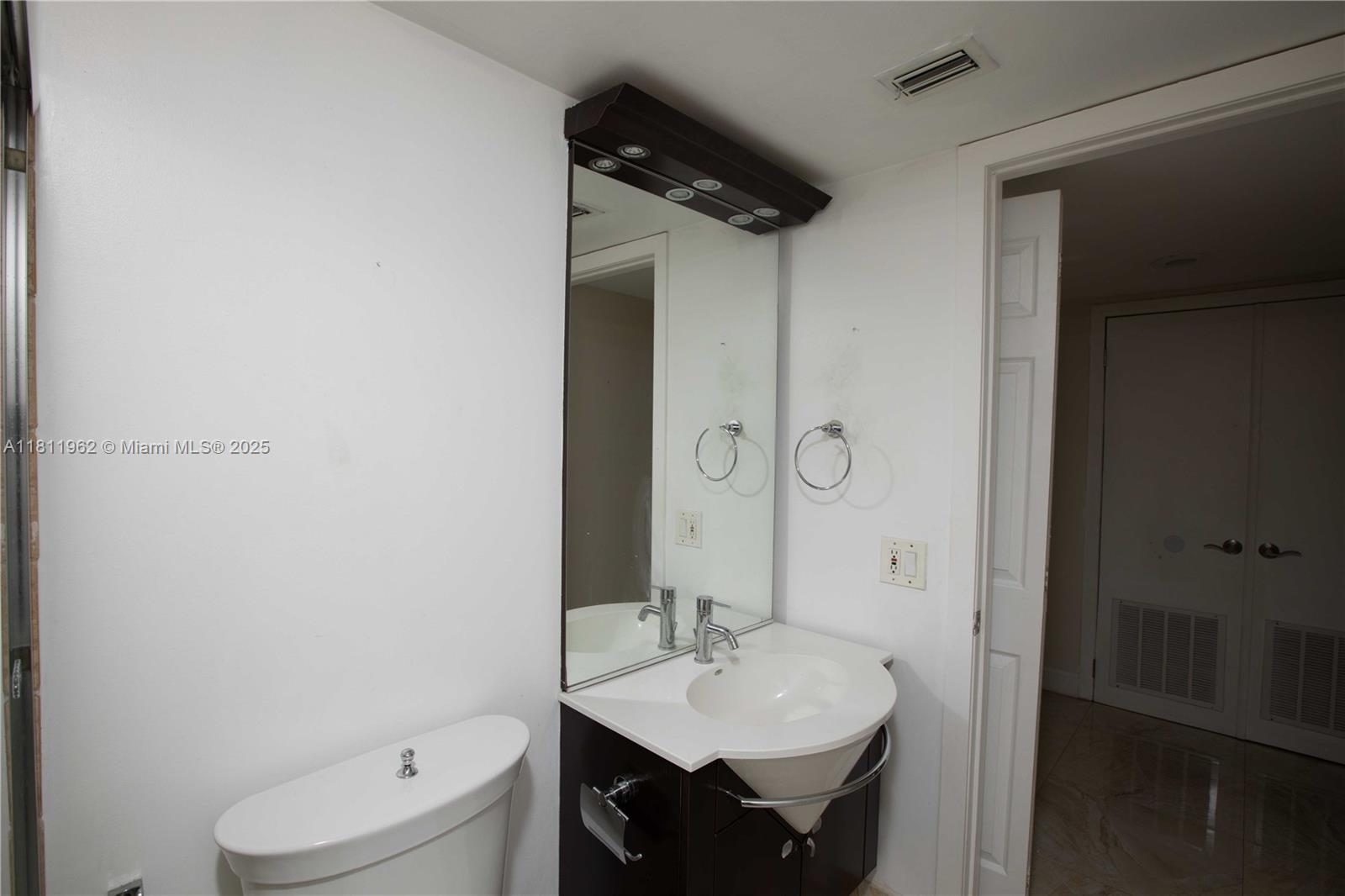 ISOLA CONDO - Residential Lease