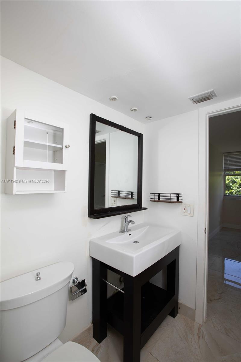 ISOLA CONDO - Residential Lease