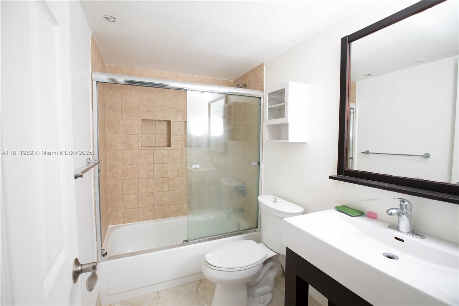ISOLA CONDO - Residential Lease