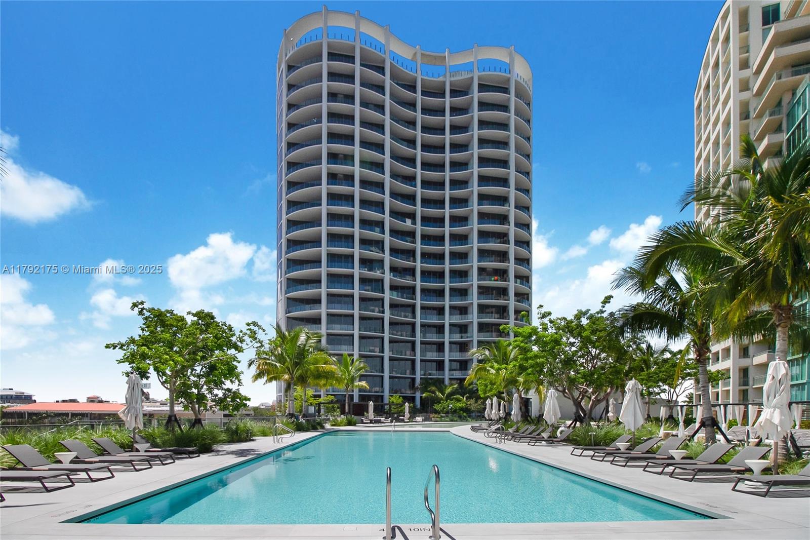 2831 S Bayshore Dr 2006