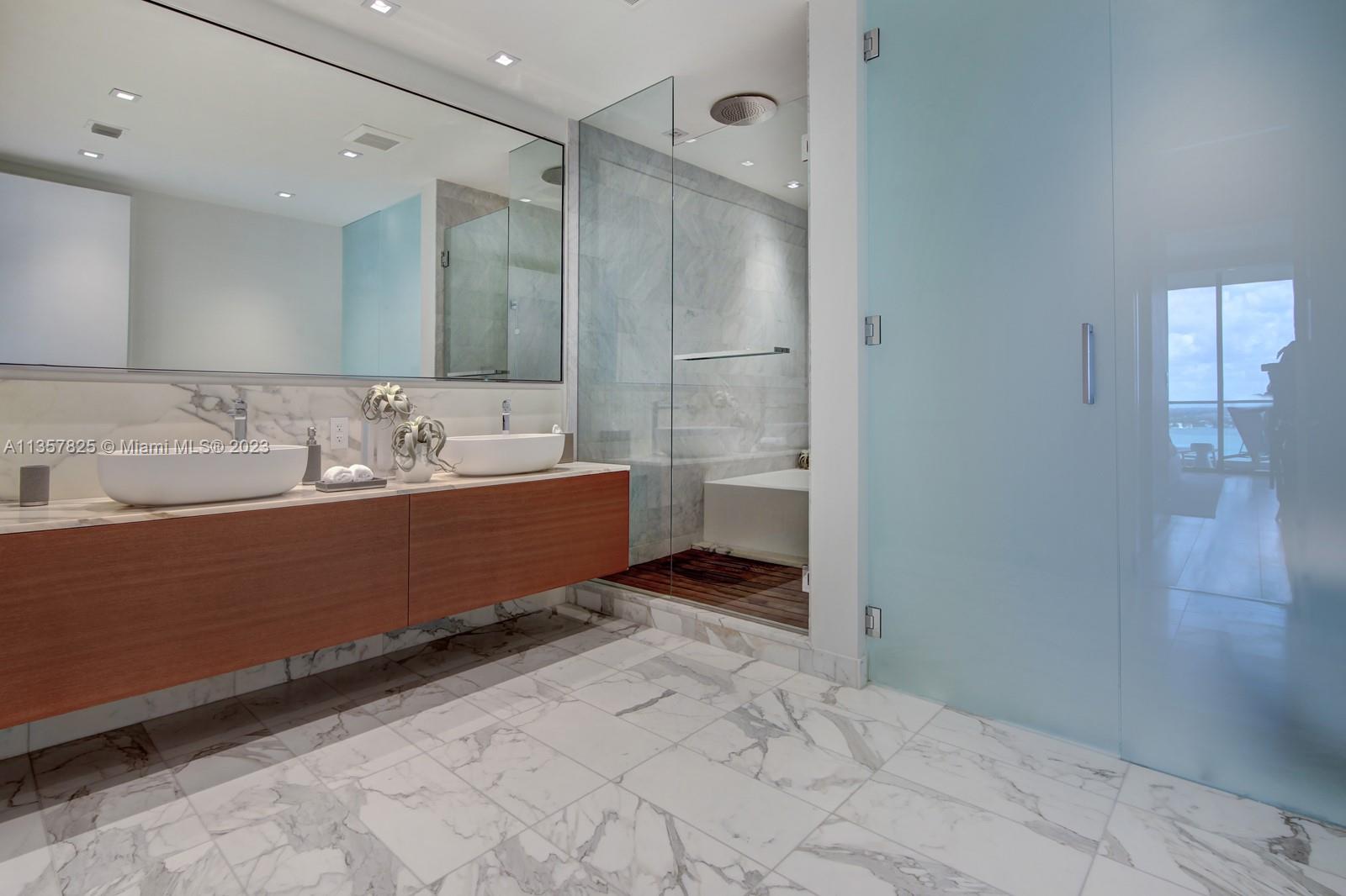 OCEANA BAL HARBOUR CONDO - Residential