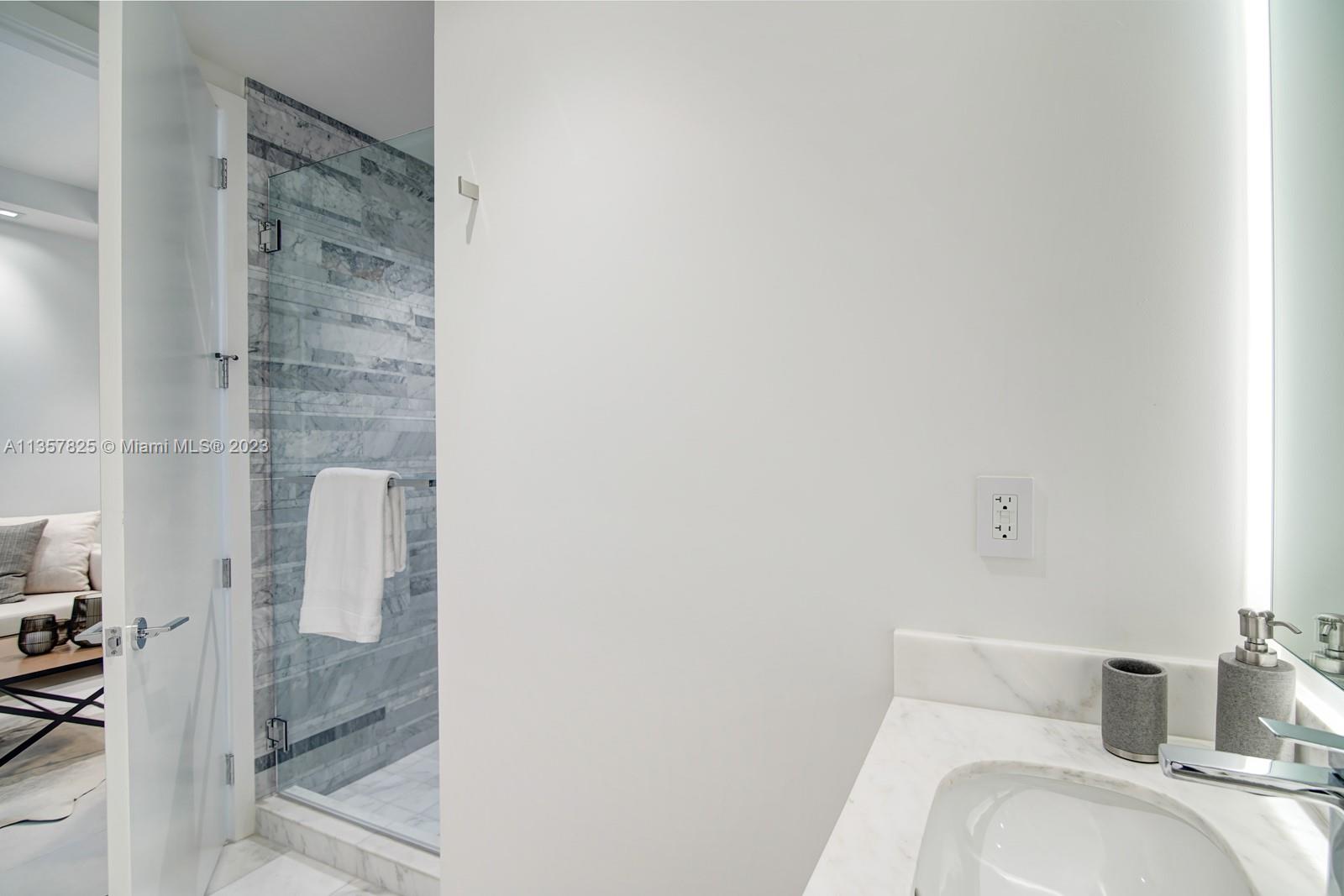 OCEANA BAL HARBOUR CONDO - Residential