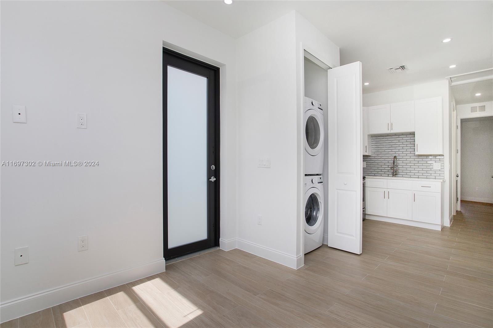 IMPERIAL GATES - Residential