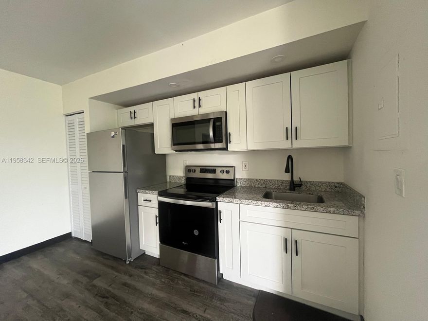 The best price for a spacious, beautifully renovated studio. Ideally located just minutes from Brightline, Culmer Metrorail Station, Rivers Landing, Jackson Memorial Hospital, the University of Miami Medical Campus, Wynwood, the Miami Design District, Midtown, Brickell, and Downtown. Centrally located near shopping centers, supermarkets, and a wide variety of stores—everything you need just minutes from your door. Plenty of free street parking available. A perfect combination of comfort and unbeatable location in the heart of Miami!