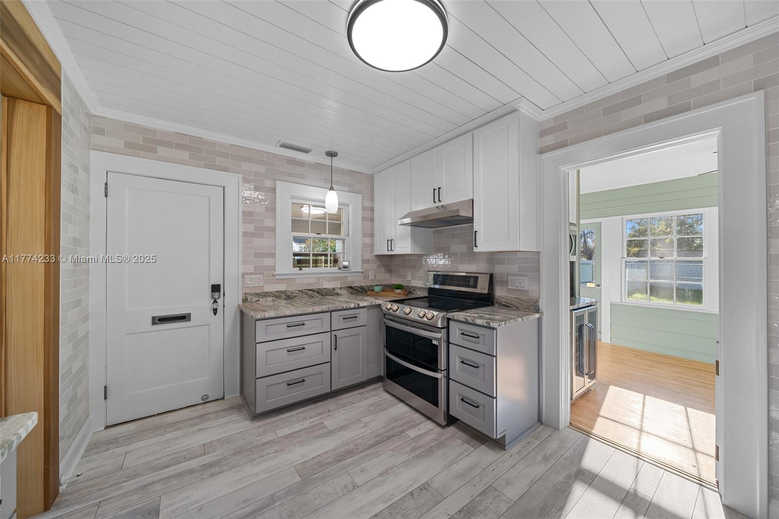WYOMINA TER/CREST/PARK - Residential