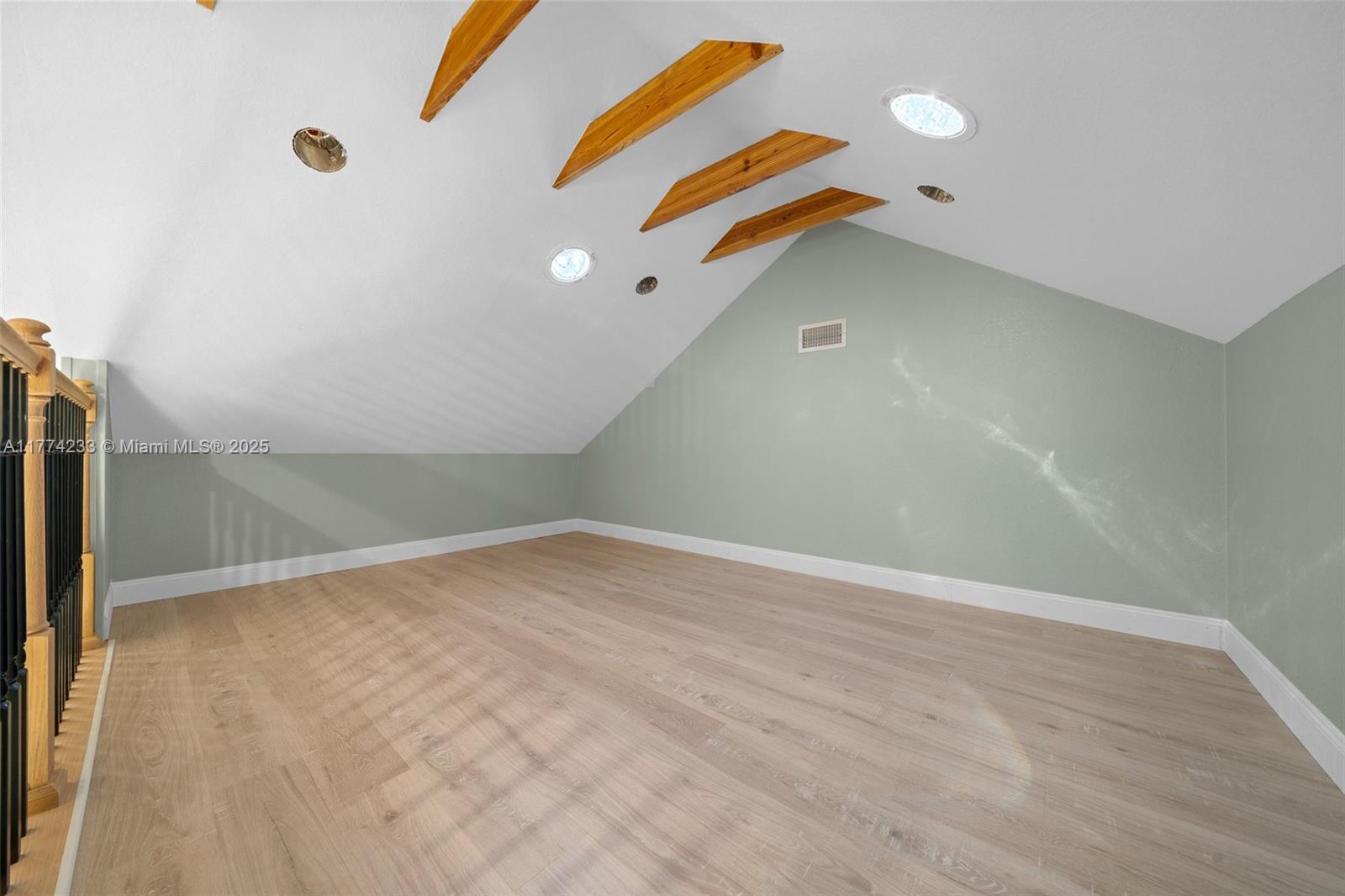 WYOMINA TER/CREST/PARK - Residential