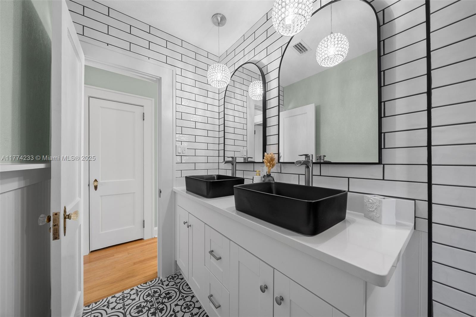 WYOMINA TER/CREST/PARK - Residential