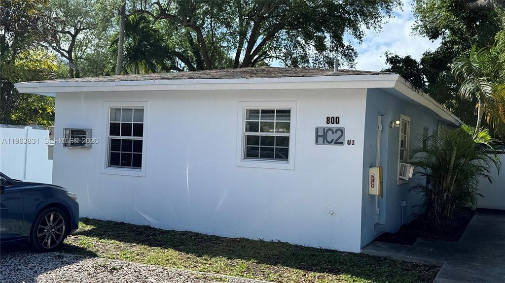 Photo of 800 SE 15th St #1, Fort Lauderdale, FL 33316 (MLS # A11963831)