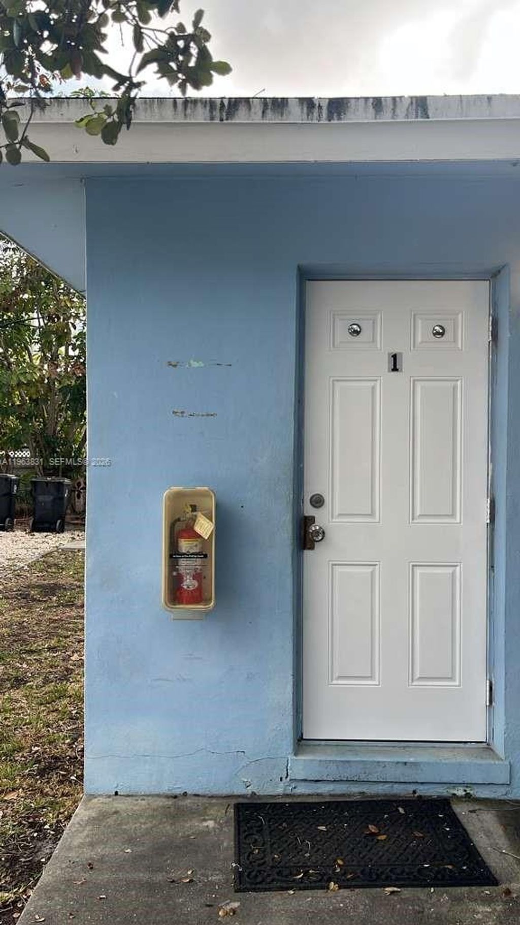 Photo of 800 SE 15th St #1, Fort Lauderdale, FL 33316 (MLS # A11963831)