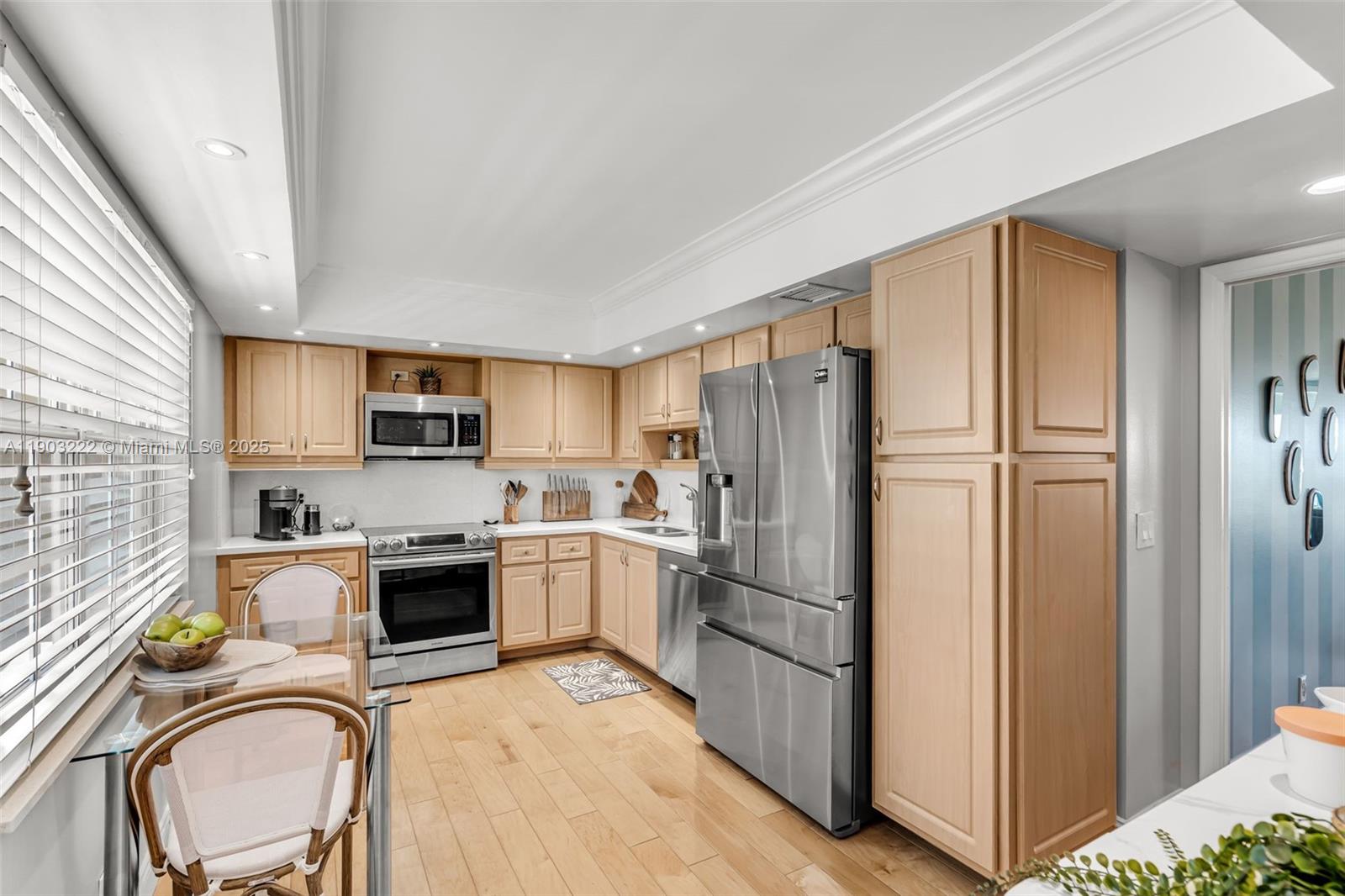 NO 94 PALM-AIRE COUNTRY C - Residential Lease