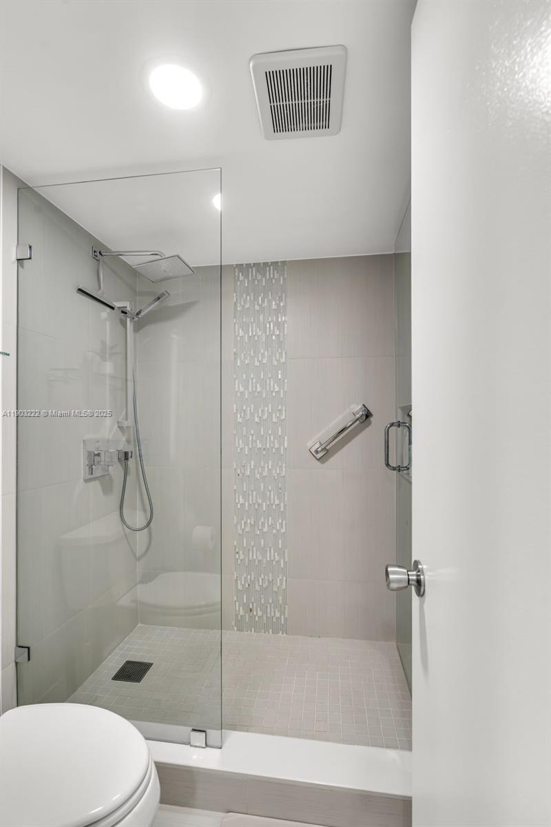 NO 94 PALM-AIRE COUNTRY C - Residential Lease