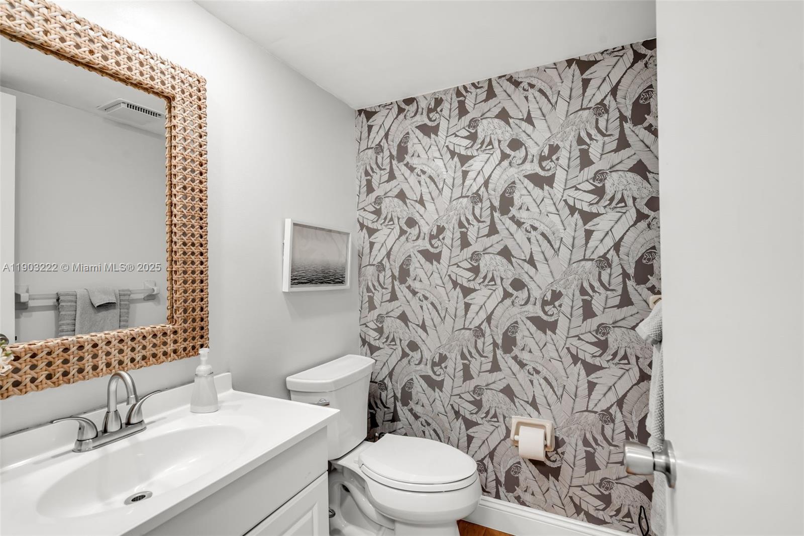 NO 94 PALM-AIRE COUNTRY C - Residential Lease