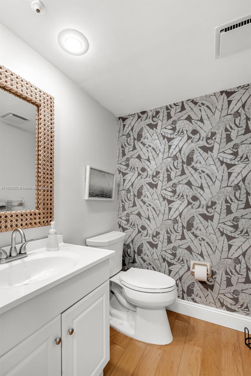 NO 94 PALM-AIRE COUNTRY C - Residential Lease