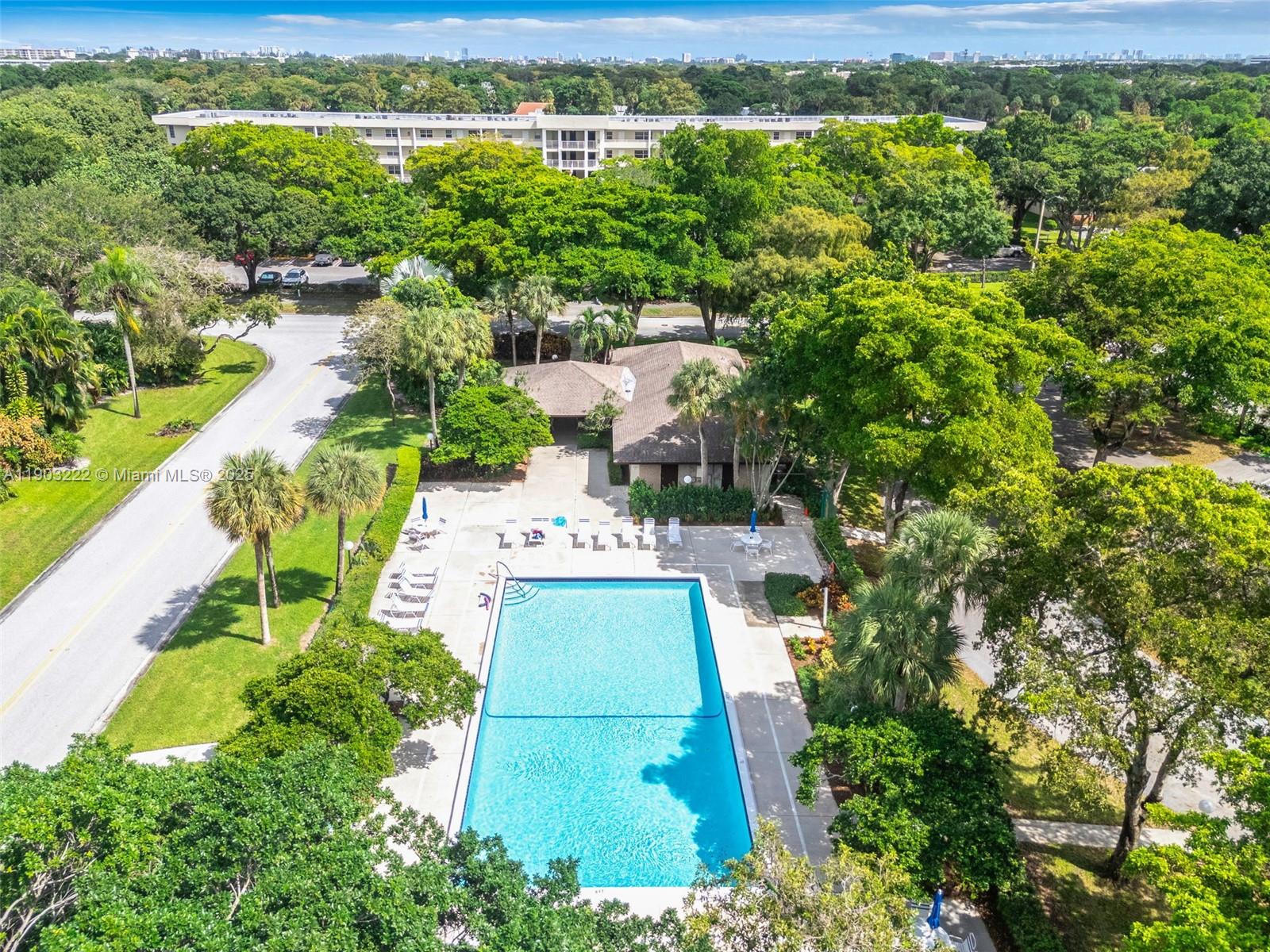 NO 94 PALM-AIRE COUNTRY C - Residential Lease