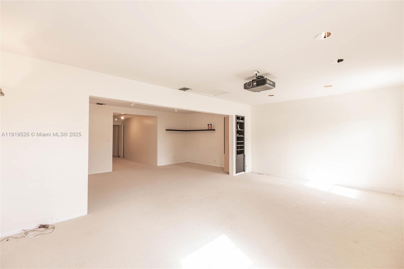 MIAMI SHORES SEC 3 - Residential