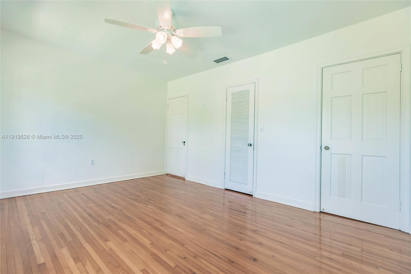 MIAMI SHORES SEC 3 - Residential