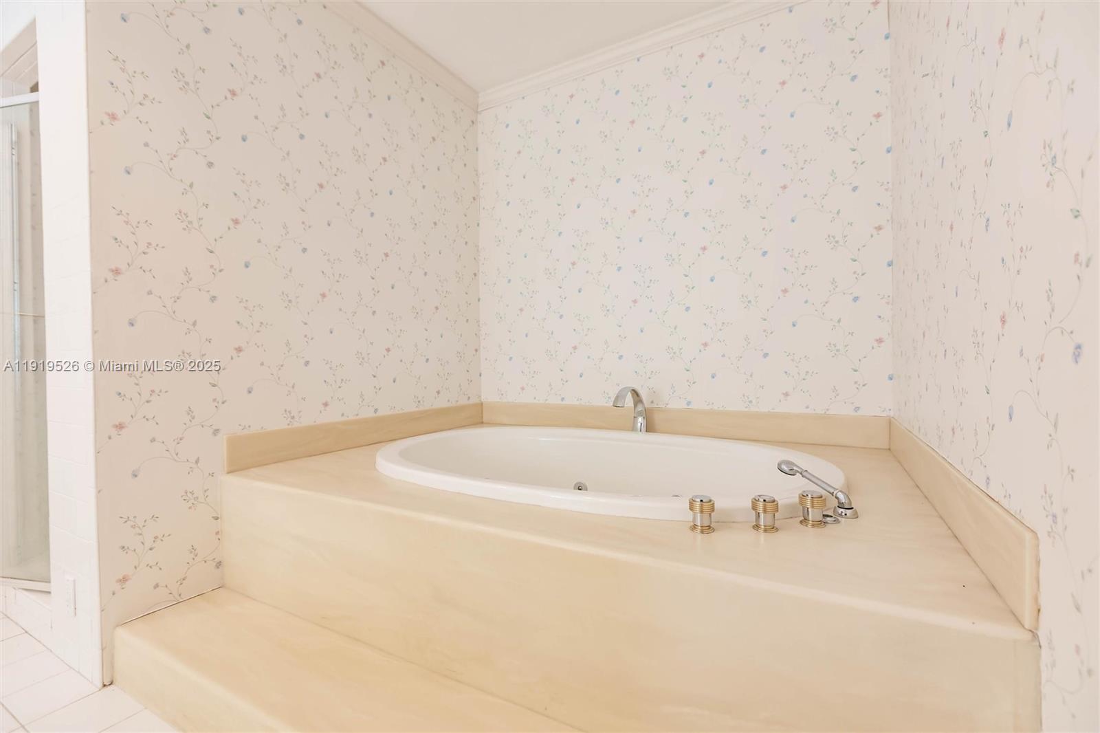 MIAMI SHORES SEC 3 - Residential