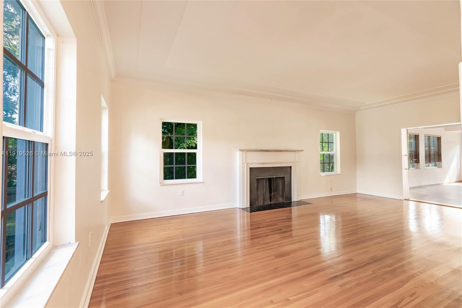 MIAMI SHORES SEC 3 - Residential