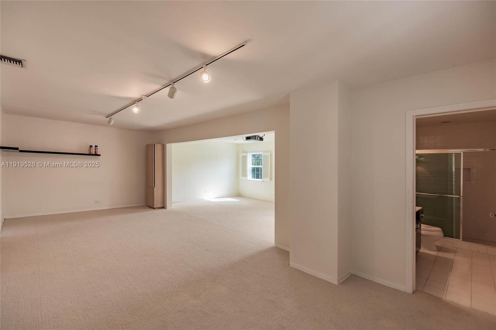 MIAMI SHORES SEC 3 - Residential