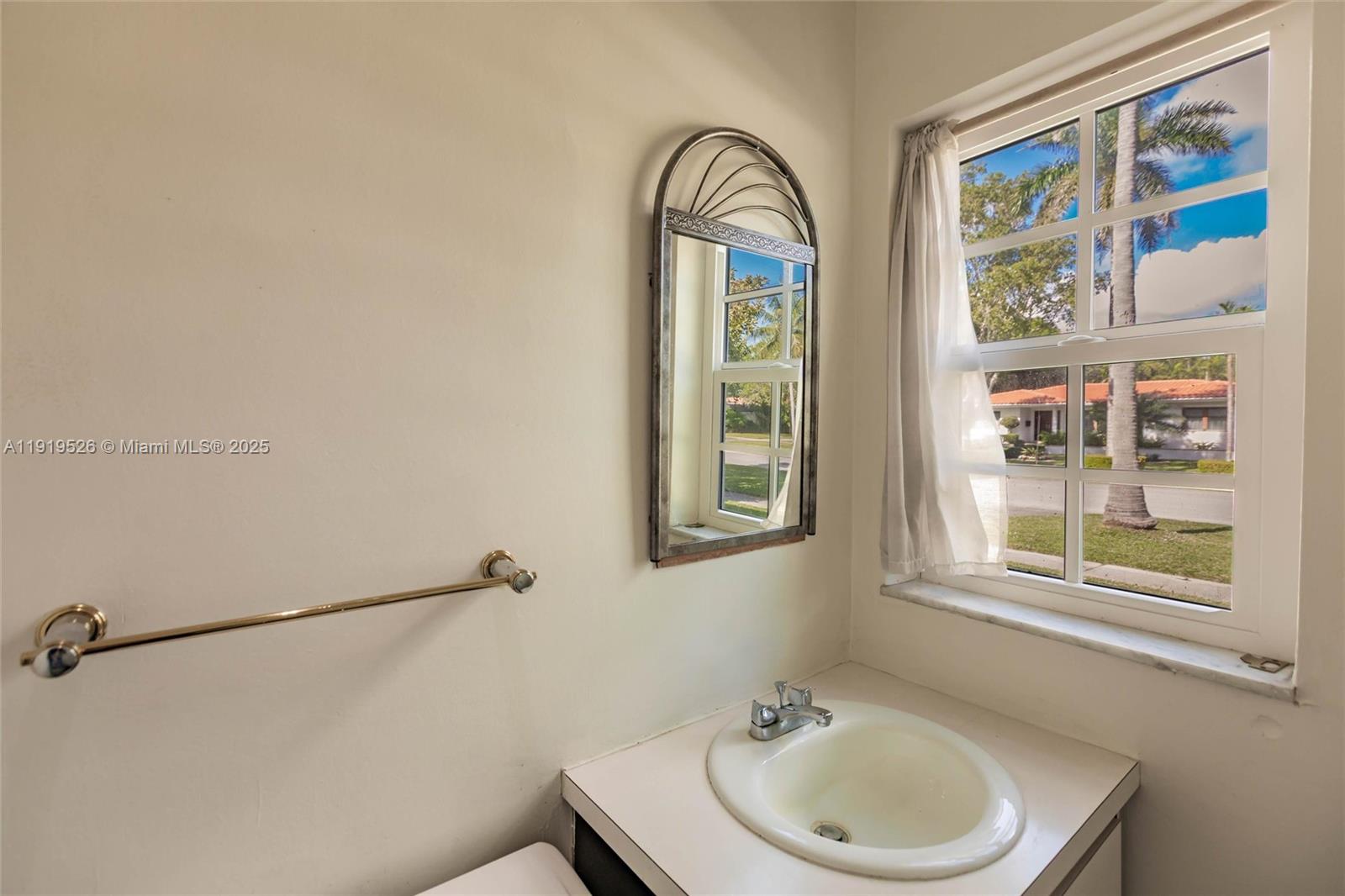 MIAMI SHORES SEC 3 - Residential