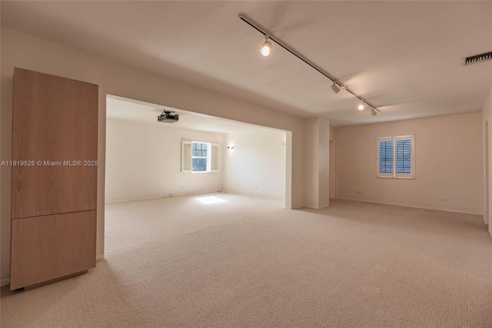 MIAMI SHORES SEC 3 - Residential