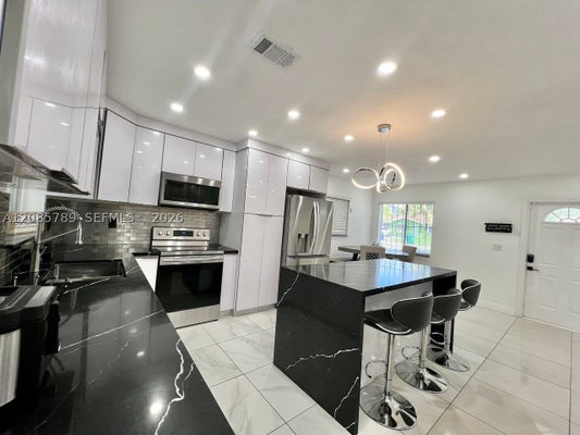 3810 NW 197TH TER # 3810, MIAMI GARDENS, FL 33055 - Image 5e1032a6dd00a1b289210fbd1a1e93db/951852485