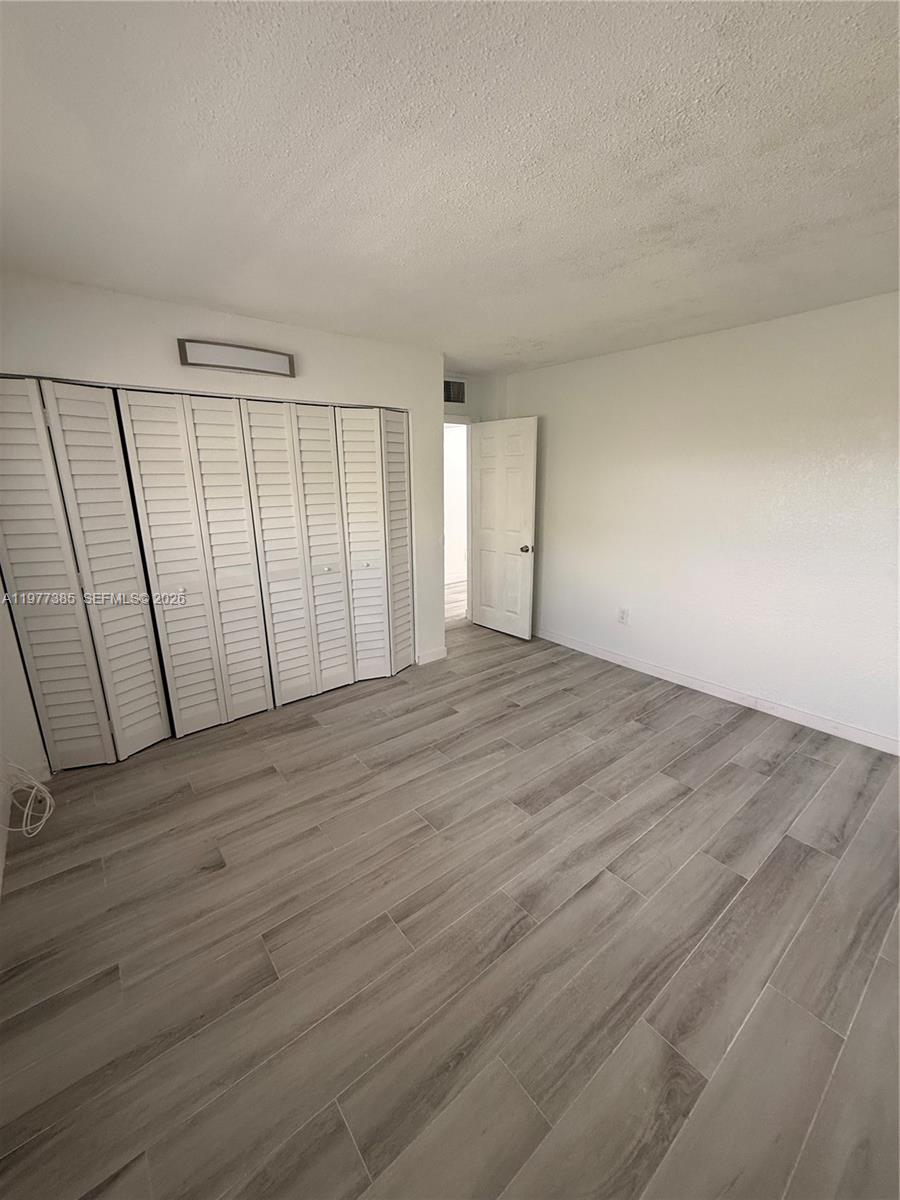 NORTH RIVERVIEW CONDO - Residential Lease